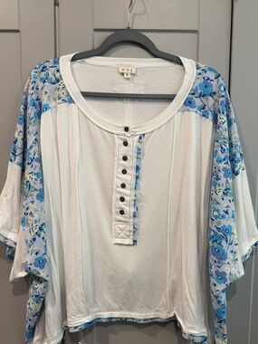 POL White Tunic with Blue Floral Trim Women's Henley